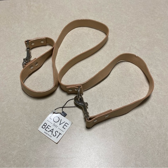 Love thy Beast Dog Leash OS Beige 100% Genuine Pebbled Leather Dog Leash NWT - Picture 3 of 10